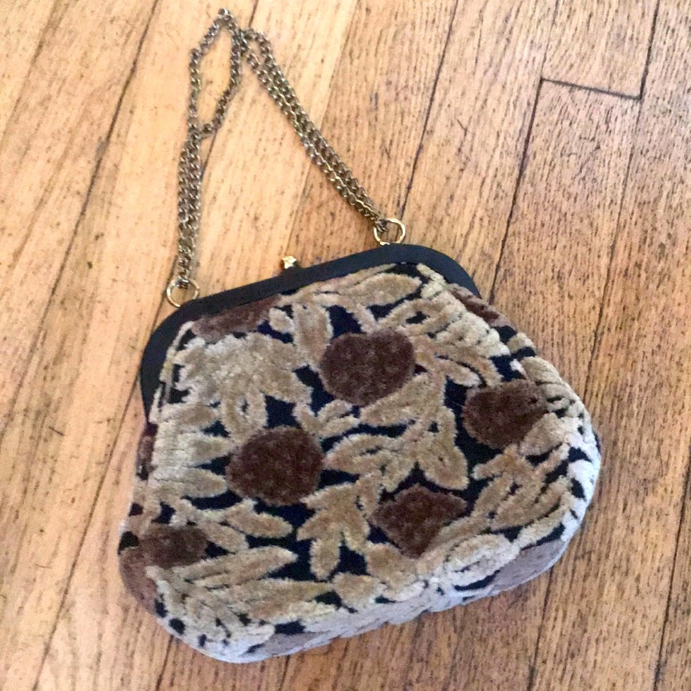 Vintage carpet bag